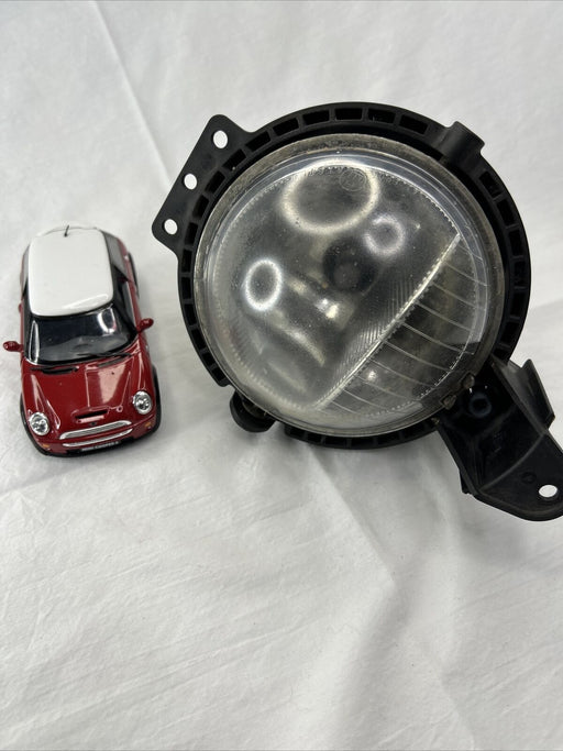 2007-2015 Mini Cooper R55 R56 R57 Front Bumper Fog Light Lamp OEM 0305071001